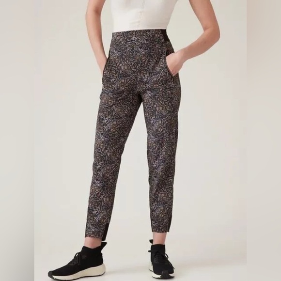 Athleta Trekkie North Tapered Joggers Kinetic Abstract - Picture 1 of 9